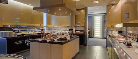 Desayuno buffet todos los días (con cargo)