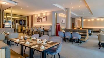 Colazione a buffet, servita tutte le mattine (26 EUR a persona)