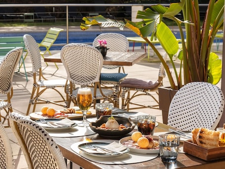 Restaurant. Novotel Barcelona Cornella