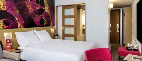 1 bedroom, hypo-allergenic bedding, down duvets, minibar