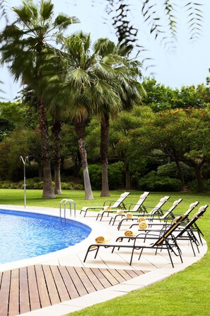 Outdoor pool, pool umbrellas