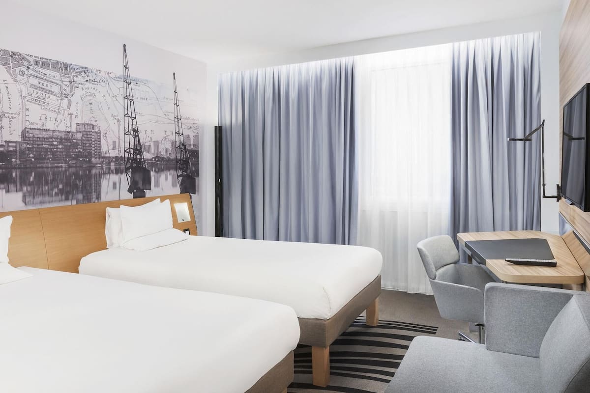 Phòng Tiêu chuẩn, 2 giường đơn | Minibar, két bảo mật tại phòng, bàn