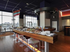 Breakfast, lunch and dinner served - Novotel London ExCeL (London)