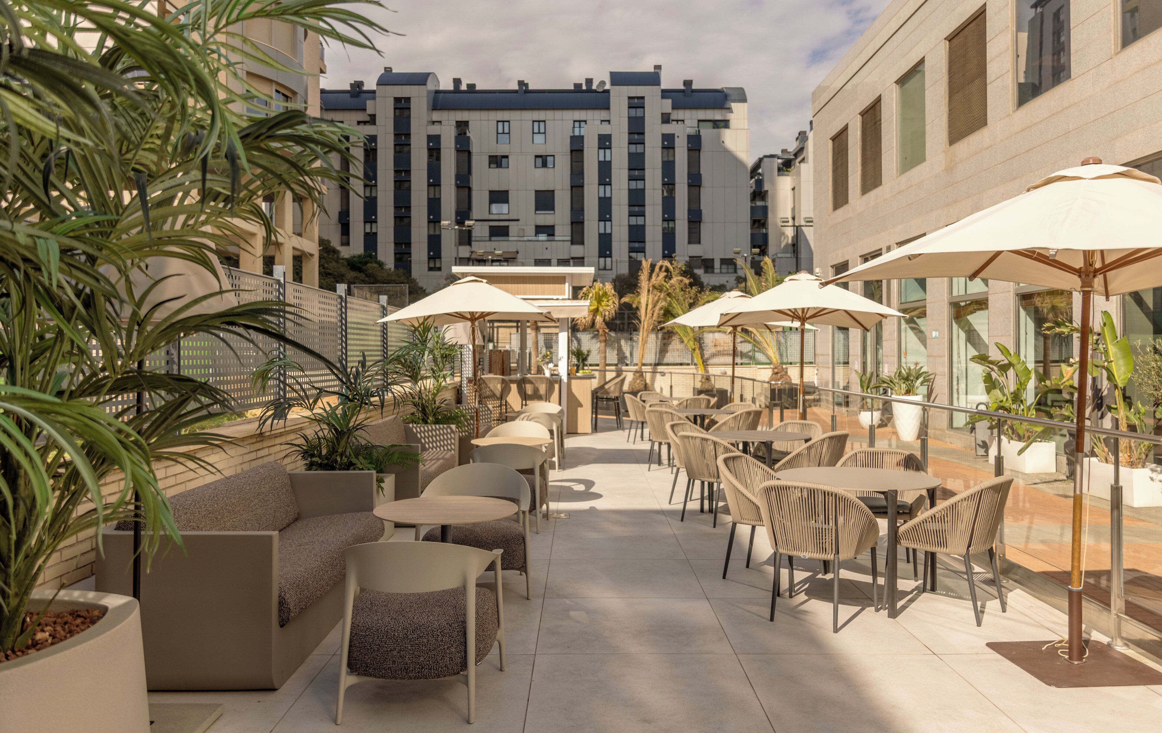 Bar junto a la piscina