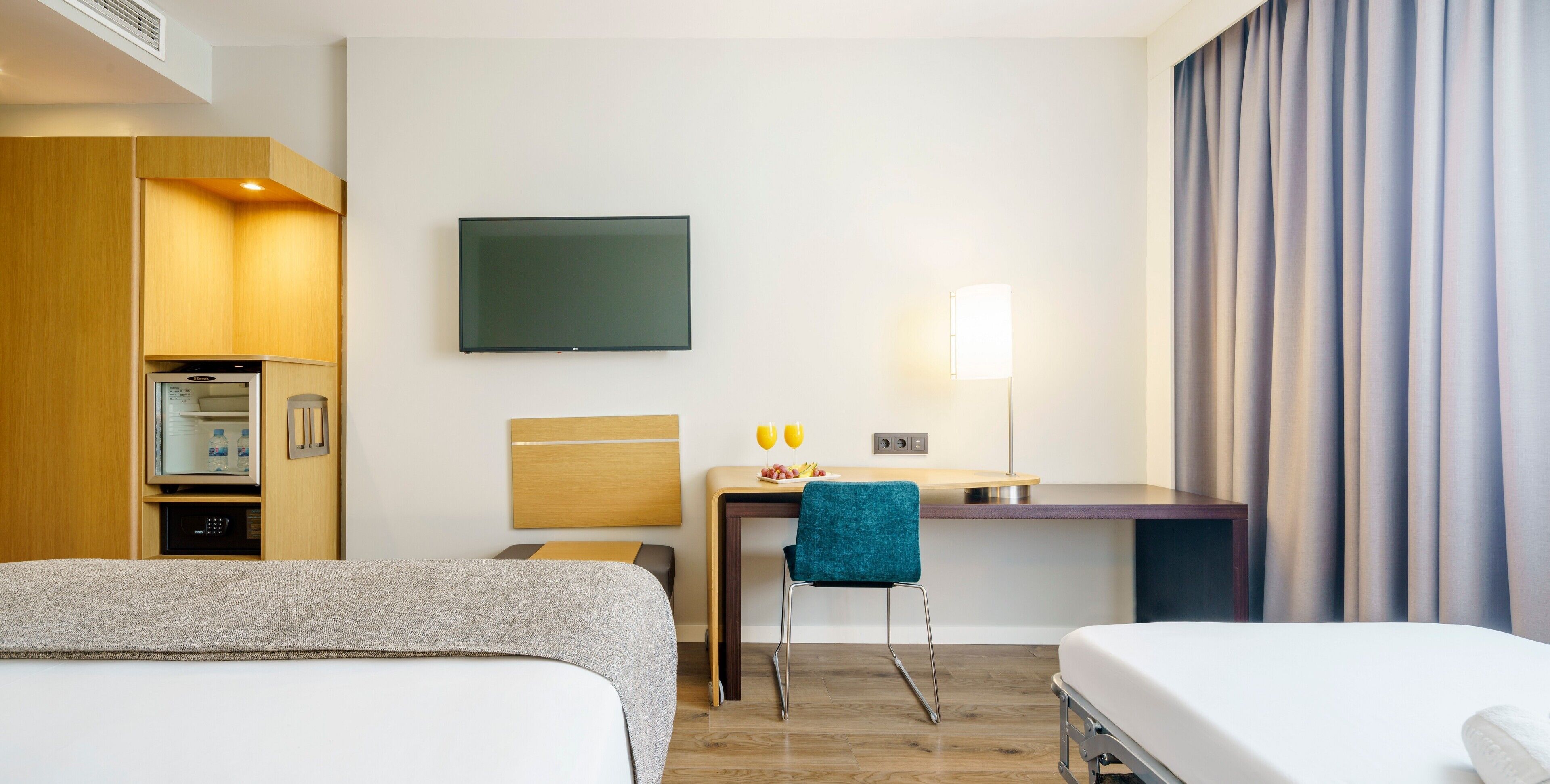 1 bedroom, in-room safe, desk, laptop workspace