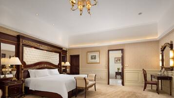 Suite, 2 Bedrooms, Accessible, Club Lounge Access | Premium bedding, down comforters, in-room safe, desk