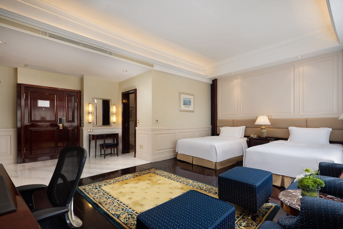 junior suite, 2 single beds, club lounge access | 1 bedroom, premium bedding, down duvets, in-room safe