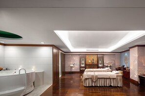 Body treatments, body scrubs, facials, 10 treatment rooms, massages