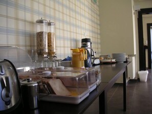 Buffet déjeuner (5 EUR par personne)