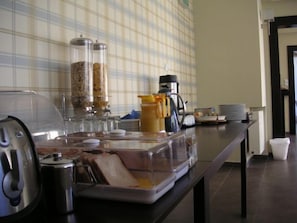 Buffet déjeuner (5 EUR par personne)