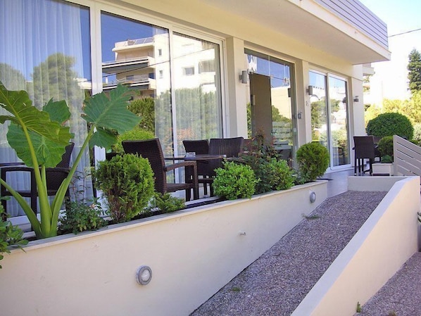 Property grounds - Blue Sky (Glyfada)