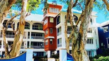 Fachada de la propiedad