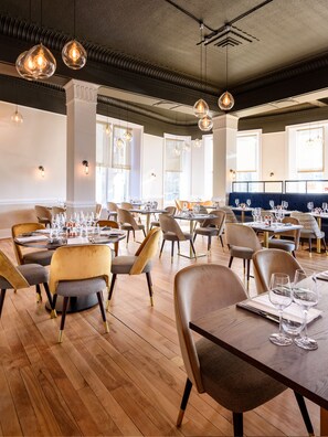 Dinner served, Mediterranean cuisine, sea views  - Perle Oban Hotel & Spa (Oban)