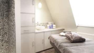 Salas de tratamiento para parejas, un sauna, baño turco