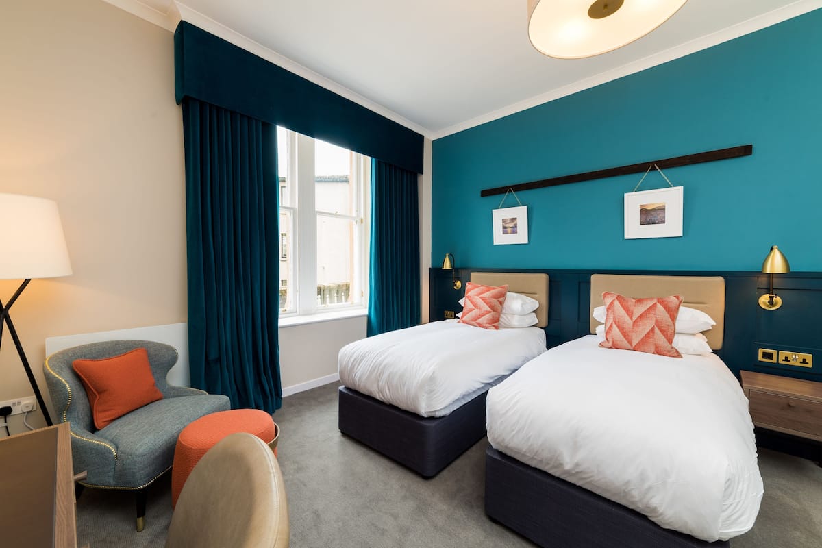 Egyptian cotton sheets, premium bedding, pillow-top beds, desk
