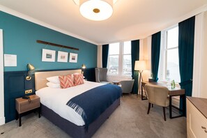 普通套房 | 埃及棉床單、高級寢具、特厚豪華床墊、書桌