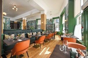 Serviço de jantar, culinária mediterrânea, vistas para o mar 