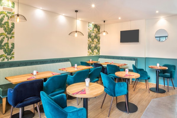 Daily buffet breakfast (EUR 14 per person)