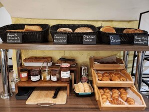 Free daily breakfast