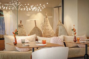 2 restaurants, breakfast, lunch, dinner served; French cuisine 