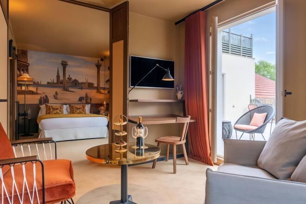 Premium bedding, minibar, in-room safe, desk