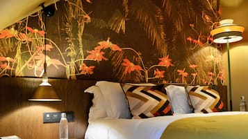 1 bedroom, premium bedding, minibar, in-room safe