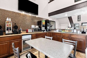 Free daily continental breakfast 