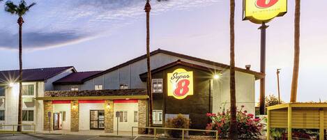 المنشأة من الخارج