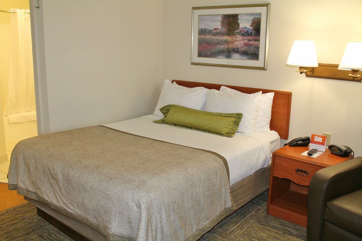 1 bedroom, in-room safe, desk, laptop workspace