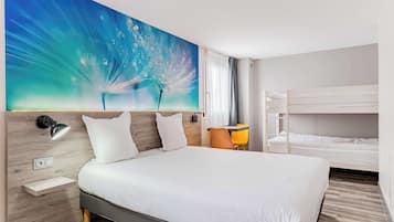 Superior-Zimmer, Mehrere Betten | Schreibtisch, Verdunkelungsvorhänge, schallisolierte Zimmer
