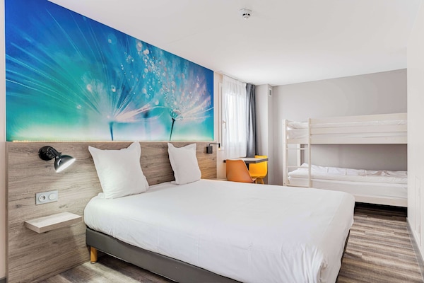 Kamar Superior, Beberapa Tempat Tidur | Meja kerja, tirai kedap cahaya, kedap suara, dan setrika/meja setrika