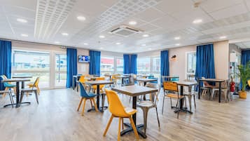 Esmorzar diari d'estil bufet (8.9 EUR per persona)