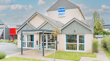 الإطلالة من المنشأة