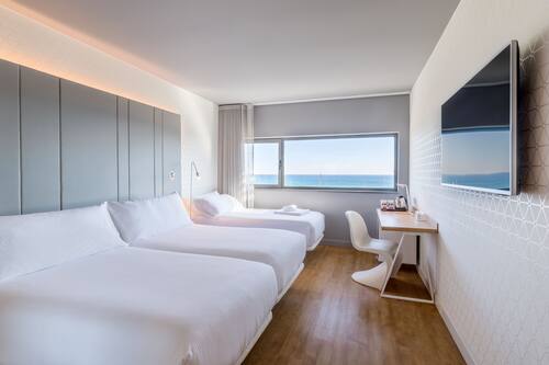 Superior Room (with Extra Bed) | Premium bedding, minibar, in-room safe, desk