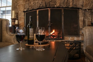 Breakfast, dinner, brunch served; local and international cuisine