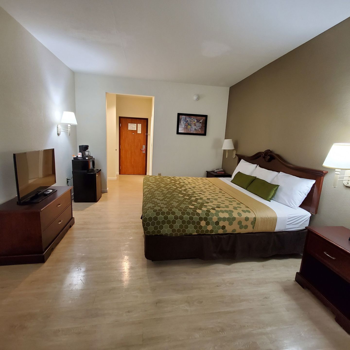 Desk, iron/ironing board, rollaway beds, free WiFi