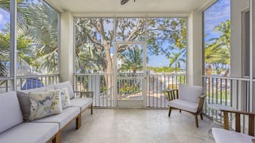 Standard Townhome | Terrace/patio
