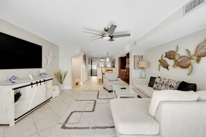 Deluxe Townhome | Living area