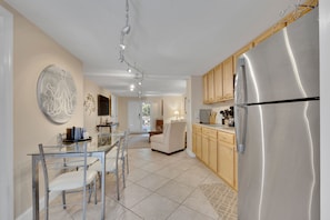 Maison en rangée Deluxe | Repas dans la chambre