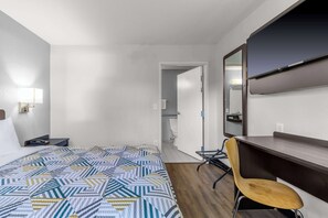 Tabla de planchar con plancha, wifi gratis, ropa de cama