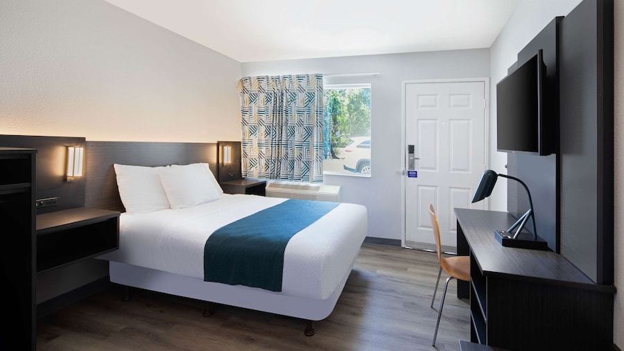 Motel 6 Woodland, CA – Sacramento Airport