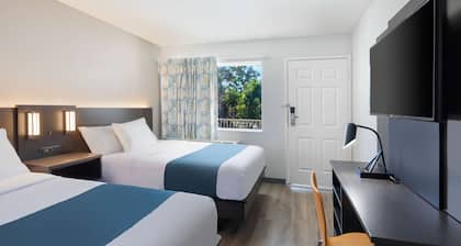 Motel 6 Woodland, CA â Sacramento Airport