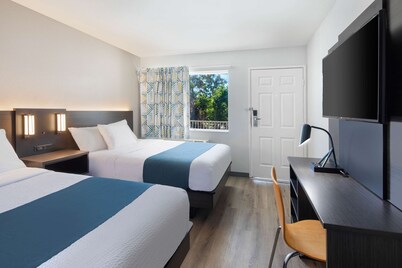 Motel 6 Woodland, CA – Sacramento Airport