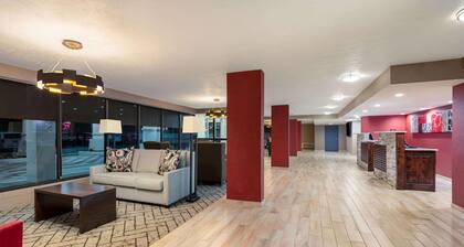 Travelodge by Wyndham Texarkana AR