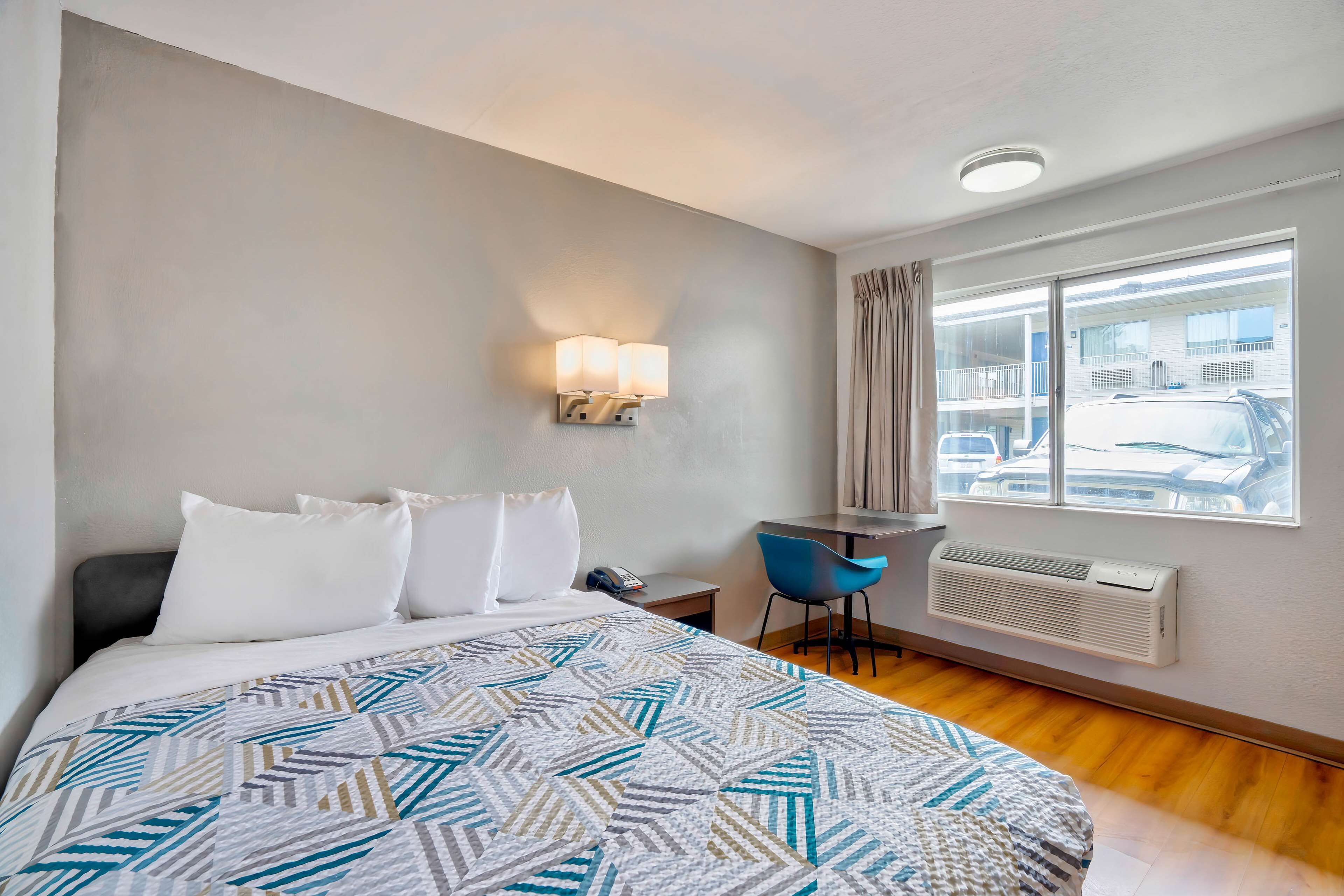 免费 WiFi、床单