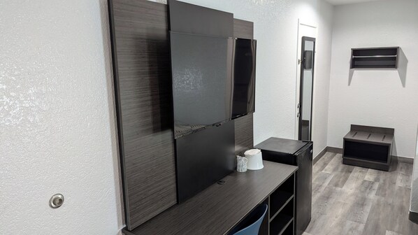 Desk, free WiFi, bed sheets - Motel 6 Victoria, TX (Victoria)