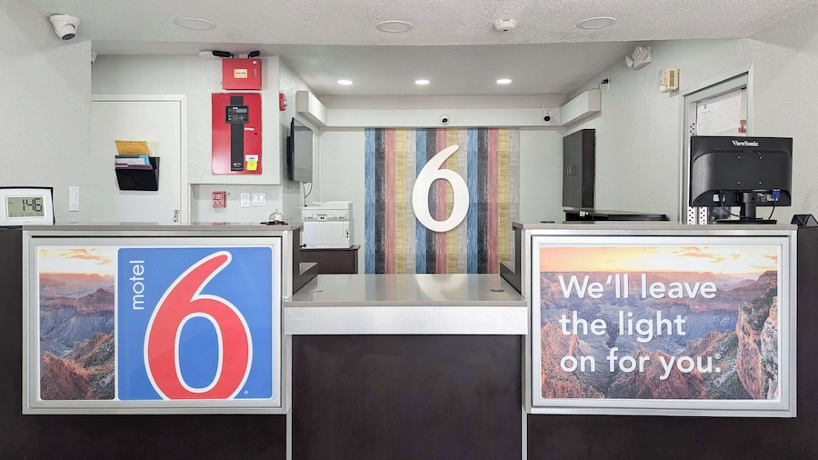 Motel 6 Victoria, TX