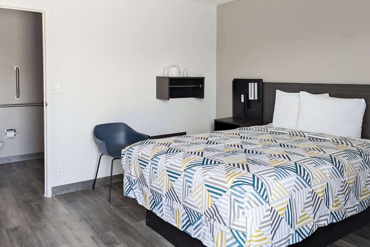 Työpöytä, ilmainen Wi-Fi, vuodevaatteet