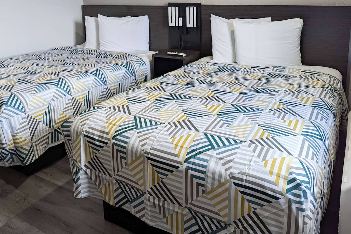 Työpöytä, ilmainen Wi-Fi, vuodevaatteet