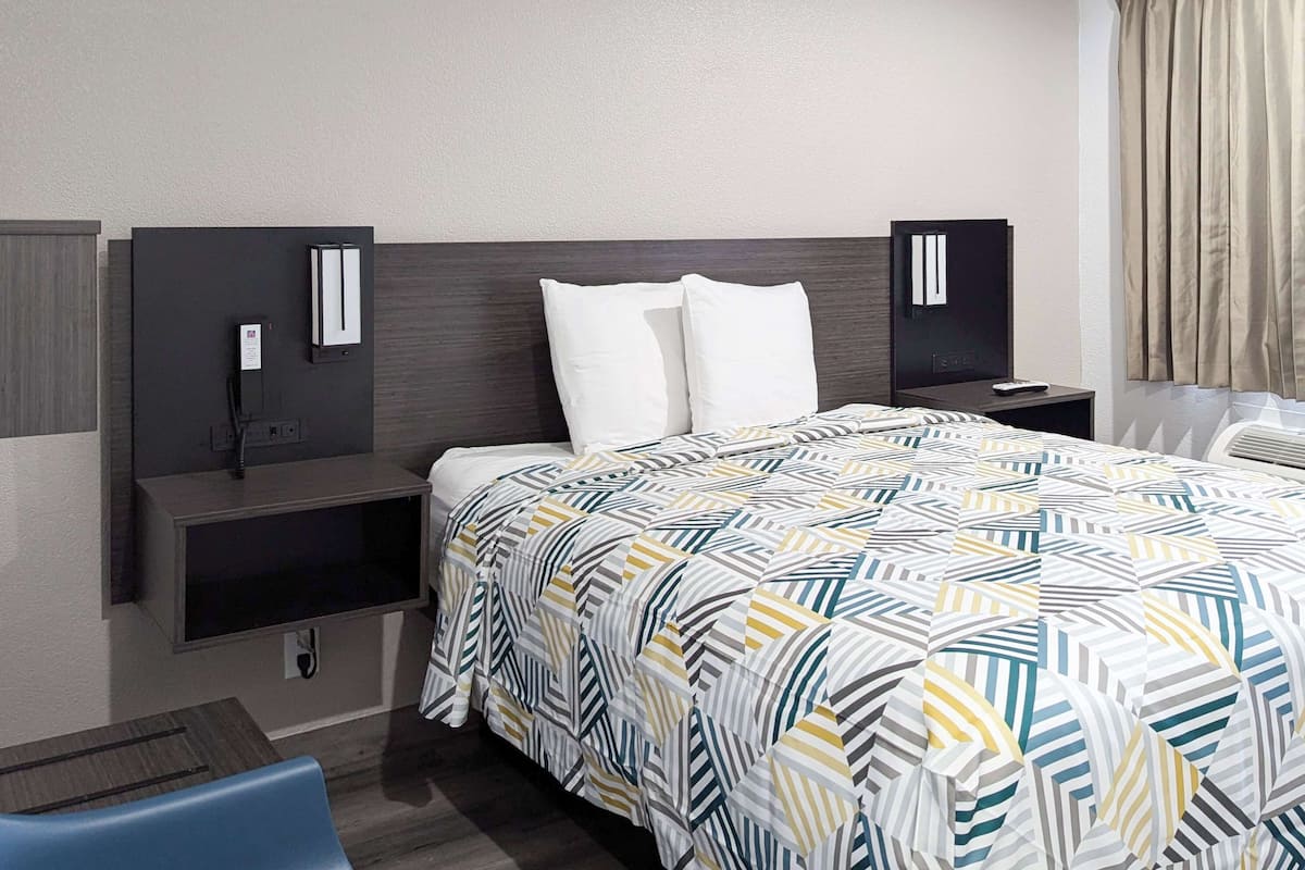 Työpöytä, ilmainen Wi-Fi, vuodevaatteet